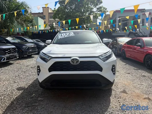 jeepetas y camionetas - Toyota Rav4 XLE 2023 Recien Importada 2