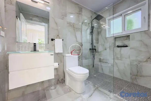 apartamentos - Brand New & Ocean-View: A 3-Bedroom Retreat at Hil 15