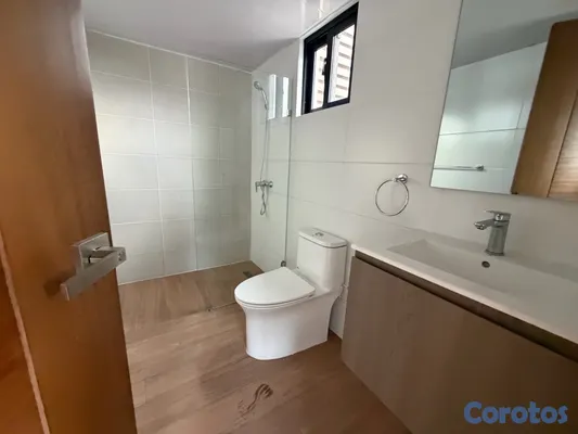 apartamentos - vendo nuevo Evaristo Morales piso 3 una habitación 1.5 baños parqueo área social 19