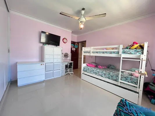 apartamentos - vendo en el millón primer nivel tres habitaciones 2.5 baños dos parqueos balcón 12