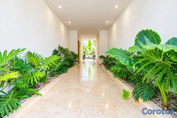 apartamentos - Apartamento de 2 Habitaciones: Ascensor, Piscinas y Hermoso Patio Español 3