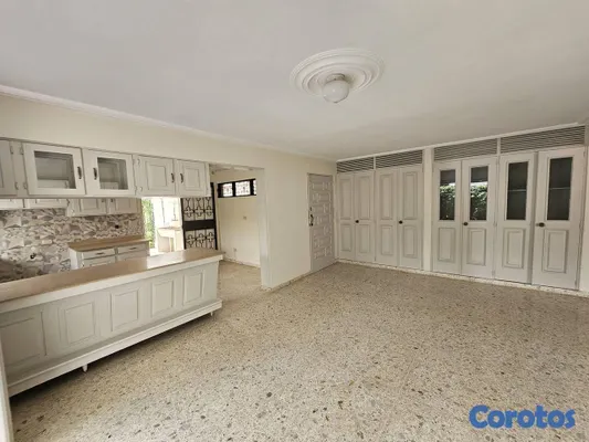 casas - Casa de 5 habitaciones 4 baños 4 parqueos en alqui 4