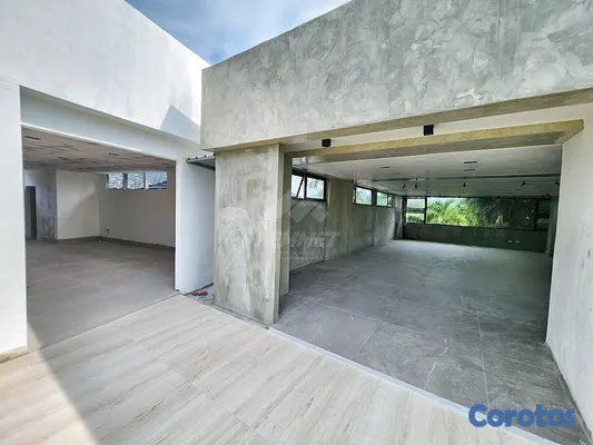 oficinas y locales comerciales - LOCAL NUEVO PARA OFICINA ESTRENAR LOS CERROS DE GU 4
