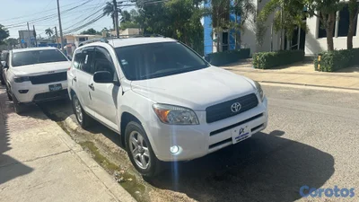 2007 -Toyota rav 4 en Mao Valverde 