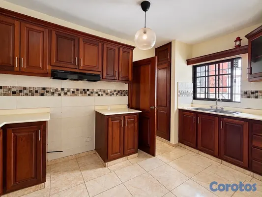apartamentos - vendo renacimiento piso 4 con terraza tres habitaciones dos baños dos parqueos  6