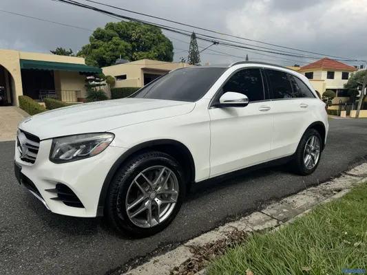 jeepetas y camionetas - Mercedes Benz GLC-300 2017 AMG, Unico Dueño en RD. 2