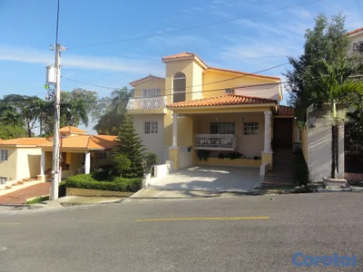 Hermosa Casa Residencial Colina Bella