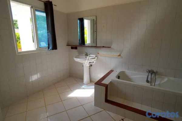 casas vacacionales y villas - Encantadora Villa disponible para adquisición en la exclusiva Playa Bonita 10