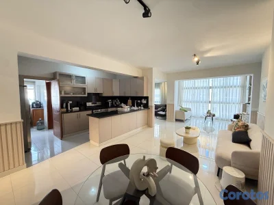vendo en el millón piso 5 tres habitaciones 2.5 baños dos parqueos estudio servi