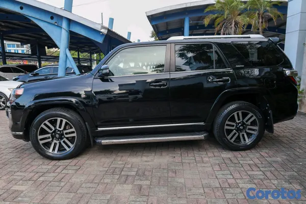 jeepetas y camionetas - Toyota 4runner limited 2014 6
