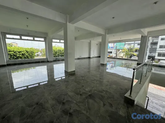 oficinas y locales comerciales - Local en alquiler 2