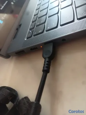 computadoras y laptops - Laptop Lenovo Ryzen 5 8645HS / 16GB RAM / Radeon 760M / 512GB SSD a buen precio  5