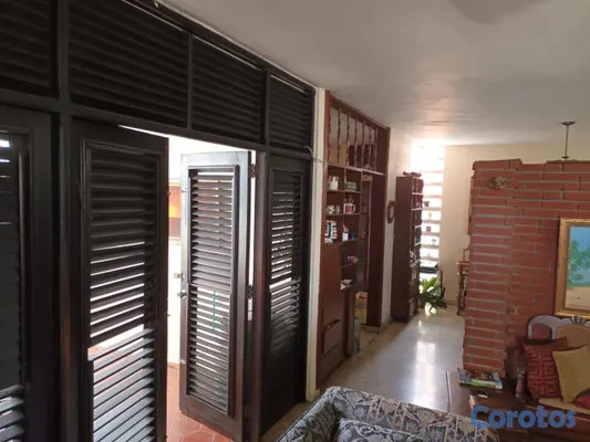 casas vacacionales y villas - hermoso casa en venta en la Julia  3