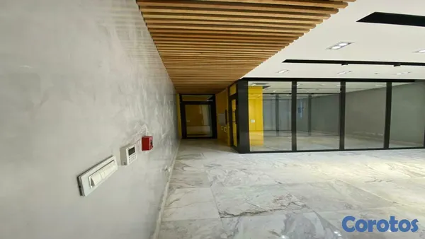 oficinas y locales comerciales - Local en alquiler en torre corporativa ubicada en Piantini 4