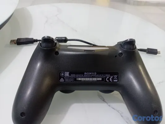 consolas y videojuegos - PS4 PRO 1TB + control + cables 6