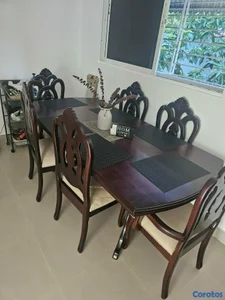 Comedor de caoba de 6 sillas