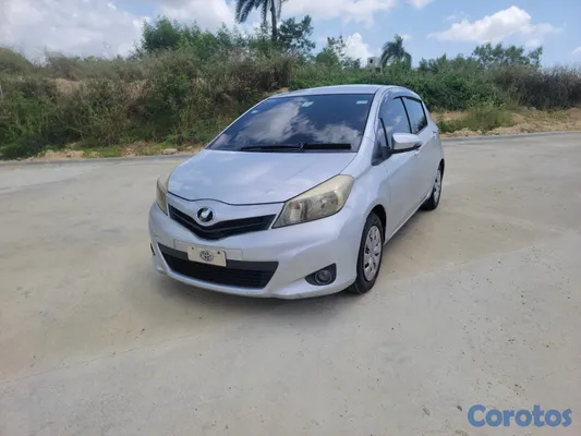 carros - Toyota Vitz 2011 | 4 Cilindros | Caja Nueva 5