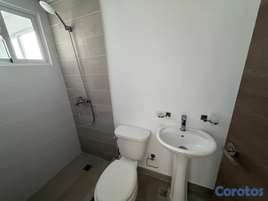 apartamentos - vendo apartamento Cayetano Germosen tres habitaciones balcón tres baños dos para 2