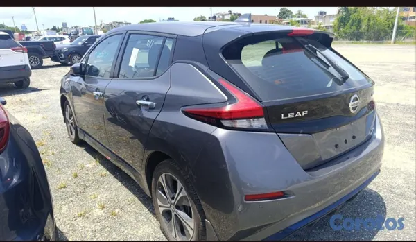 carros - Nissan Leaf SV Plus  6