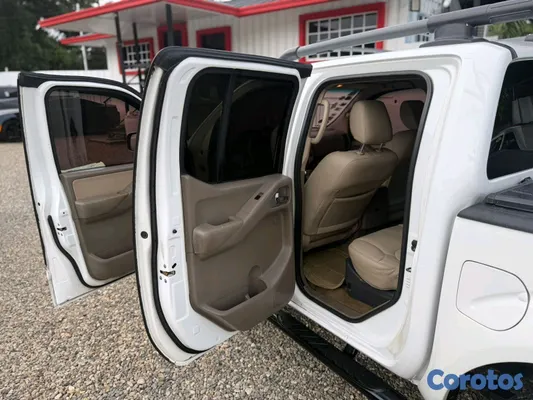 jeepetas y camionetas - Nissan frontier sl 2012 7