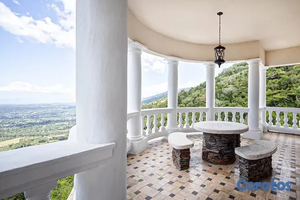 casas vacacionales y villas - Palacio Italiano en las montañas de Jarabacoa 2