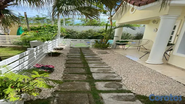 casas vacacionales y villas - Villa exclusiva amueblada en Costa Bávaro, con playa privada 6