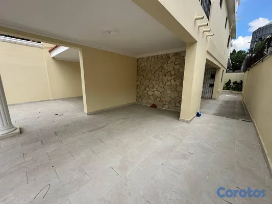 casas - Casa de 2 niveles en venta en Villa Aura 17