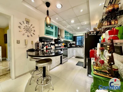 Apartamento en alquiler de 3 habitaciones en Naco 