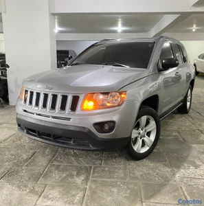 Inicial RD$ 199,000 pesos (jeep compass 4x4) 