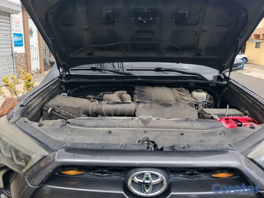 jeepetas y camionetas - JEEP TOYOTA 4RUNNER, PREMIUM AÑO 2017, 4X4, FULL PARA MONTIAR, BIEN CUIDADA... 9
