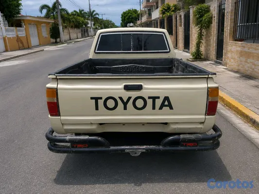 jeepetas y camionetas - DE OPORTUNIDAD! TOYOTA año 87 EN VENTA 2