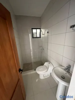 apartamentos - RENTO AMPLIO APARTAMENTO FRENTE AL MAR 7