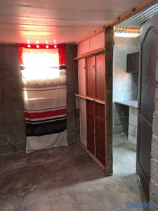 se alquila habitación, cerca de la parada del metro rosa Duarte los minas 