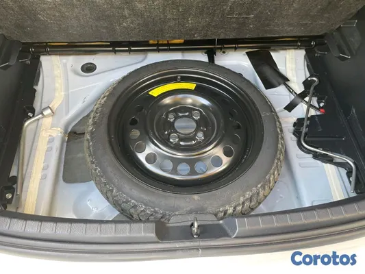 carros - Toyota vitz 2018 9