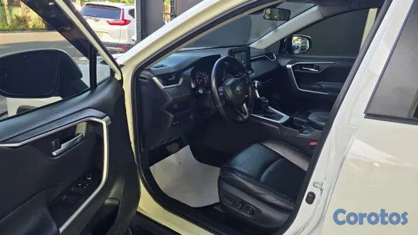 jeepetas y camionetas - 1,600,000 es la XLE PRIMIUN  2019 3