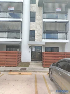 Apartamento ubicado en el Res. Corales del Caribe, marginal Las Américas, KM. 22