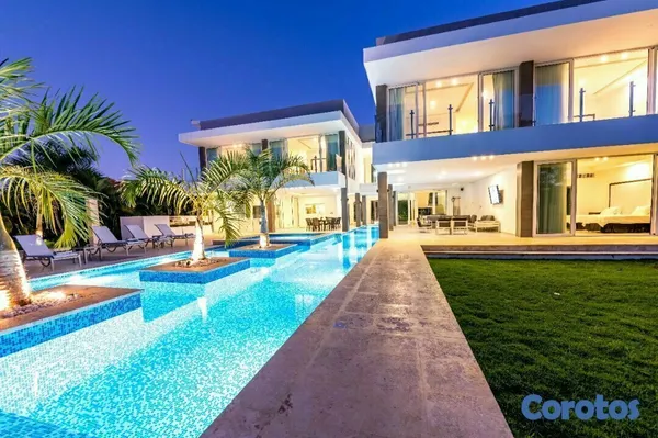 casas vacacionales y villas - Vendo Villa en Punta Cana con 6 Habitaciones Y Piscina 7