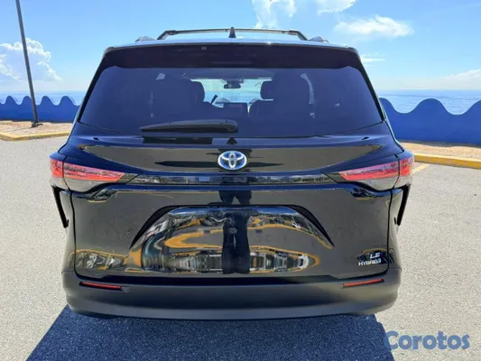 jeepetas y camionetas - Toyota Sienna LE 2021 11