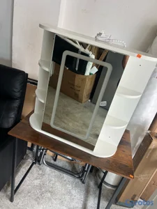 Gabinete de baño con su espejo de luces led