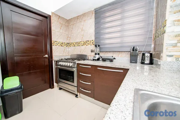 apartamentos - Alquiló apartamento totalmente amueblado de 3 habi 2