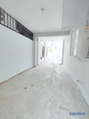 casas - CASA EN VENTA – A MINUTOS DE AV. J. F. KENNEDY, D. 14