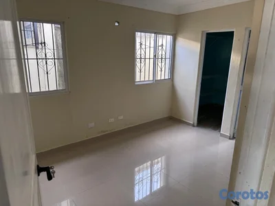 🏡 ¡Vive en Villas Claudia! Casa con Patio, Jardín y Preparada para 2do Nivel