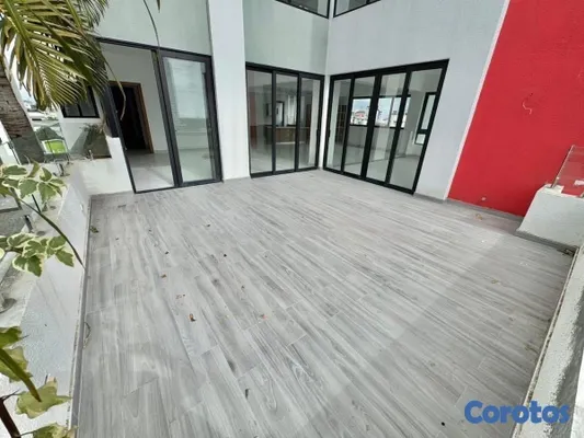 penthouses - Penhouse uno por piso de tres hab . tres parqueos vista la mar US 685,000 10