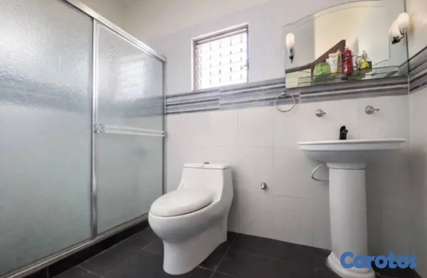 casas - Casa en Venta de Dos Niveles en Miramar 3