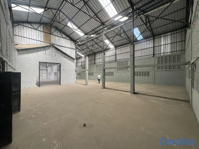 Nave 1,000 mts en Villa Aura