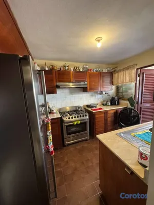 casas - Casa de 3 niveles en venta en Evaristo Morales 16