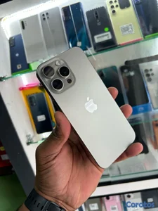 iPhone 16 pro máx 256GB factory batería en 100