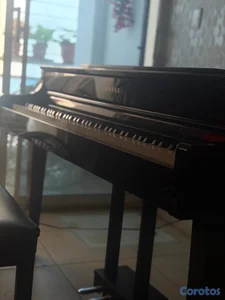 Piano Yamaha Clavinova minicola 