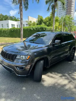 jeepetas y camionetas - JEEP GRAND CHEROKEE ALTITUDE 2019 4x4 COMO NUEVA 10