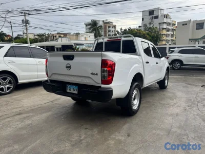 NISSAN FRONTIER S  MECANICA 4X4 DOBLE CABINA 